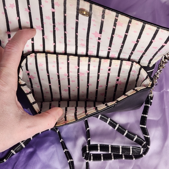 BETSEY JOHNSON star & heart black crossbody - Picture 3 of 6